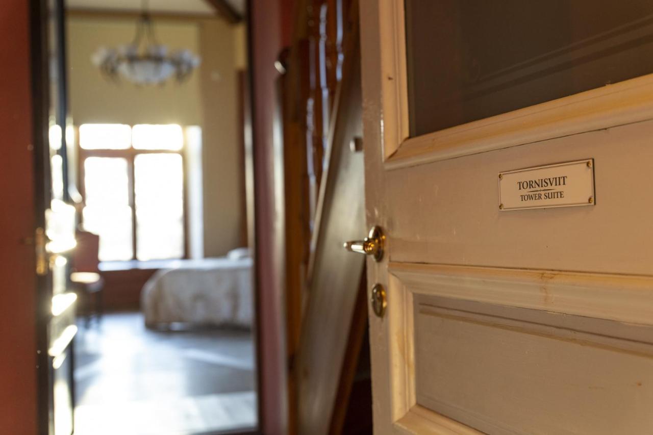 Laitse Castle Hotel ภายนอก รูปภาพ