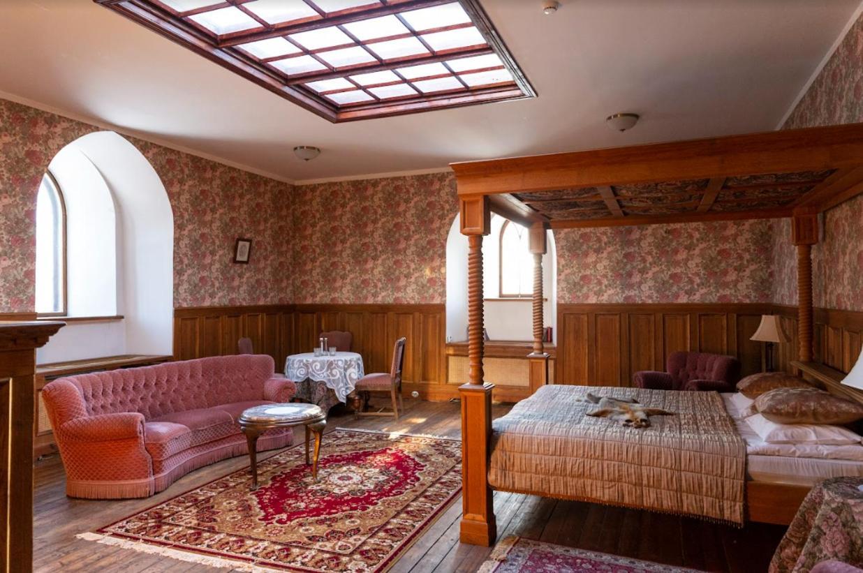 Laitse Castle Hotel ภายนอก รูปภาพ